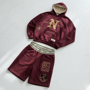 Ensemble de survêtement pour homme en molleton deux pièces avec sweat à capuche ample et short de jogging, avec broderie appliquée personnalisée, imprimé, grandes poches, idéal pour l'été - Product Image 1