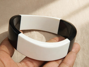 Bracelet en corne de buffle polie naturelle, bijoux ronds rayés - Product Image 4