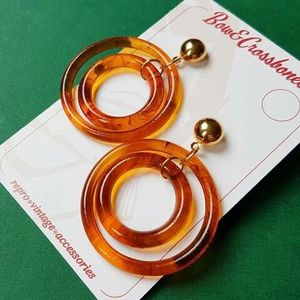 Boucles d'oreilles en résine artisanales pour femmes, bijoux uniques et légers, de haute qualité, tendance, faites à la main. - Product Image 2