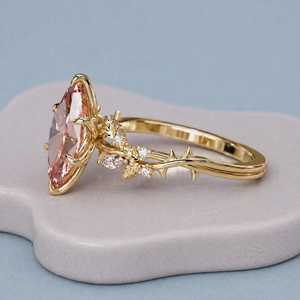 Bague en or jaune 14 carats avec diamant rose vif de 2,02 carats de taille marquise, cultivé en laboratoire, motif floral, pour mariage, demande en mariage, cadeau pour les amoureux - Product Image 5