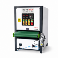 Machine de finition automatique industrielle à bande abrasive pour surfaces métalliques, pour l'ébavurage et le brossage de l'acier inoxydable jusqu'à 800 mm
