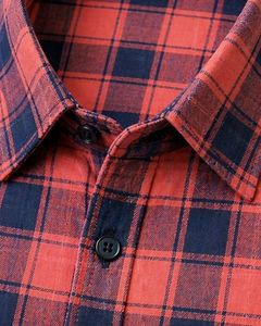 Chemise décontractée à carreaux rouge et noir personnalisée pour homme, coupe ajustée, manches longues, boutonnée, en coton, élégante, de qualité supérieure, vêtement tendance - Product Image 5