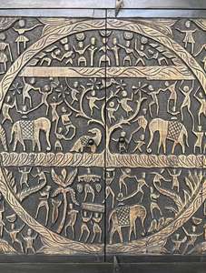 Mueble de Madera de Mango con Arte Warli Tallado a Mano - Product Image 5