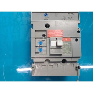 Disjoncteur à boîtier moulé Merlin Gerin NS160 N, utilisé comme pièce détachée pour équipement semi-conducteur d'époque - Product Image 2