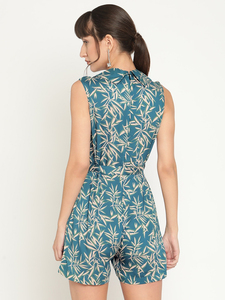 Mono casual de satén con cuello en V por encima de la rodilla, estampado de hojas, decoración tie-dye, cierre de botones y tela ecológica. - Product Image 6