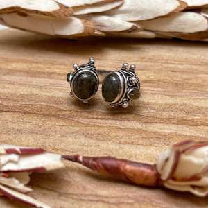 Anillo de Plata con Diseño Tribal Vintage para Mujer, Joyería para Bodas y Fiestas, Acabado en Plata Oxidada, Diseño de Labradorita, Venta al Por Mayor - Product Image 4