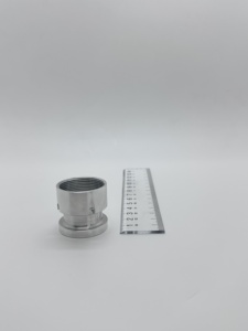 Douille filetée sur mesure en acier inoxydable et aluminium usinée CNC, pièces de tournage de précision avec trou latéral pour axe à broche, Taïwan - Product Image 4