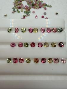 Lot de 34 carats de tourmaline naturelle multicolore ronde taille brillant de 4 mm provenant des mines africaines pour la fabrication de bijoux par Zehra Gems Jewellery - Product Image 1