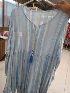 Túnica sin Mangas con Estampado Floral Oscuro Vibrante, Cuello en V, Blusa Boho Chic, Algodón Elástico, Motivos Florales Multicolores - Product Image 2