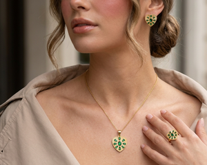 Collier avec pendentif en forme de cœur en pierres précieuses multicolores plaqué or artisanal - Product Image 6