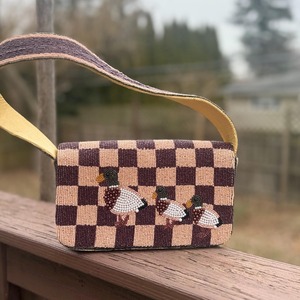 Sac à bandoulière de luxe fait main, écologique, orné de perles, avec broderie de perles de rocaille, fermeture à bouton, sac à main portable personnalisé - Product Image 3