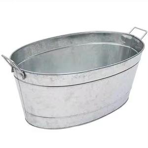 Maceta o jardinera ovalada galvanizada rústica hecha a mano, diseño único para uso en exteriores o en el hogar. - Product Image 3