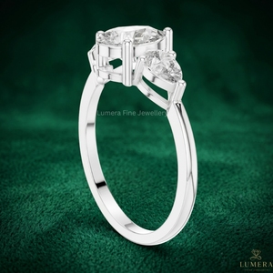 Anillo de compromiso de lujo con tres diamantes en forma de pera, certificado por IGI, disponible en oro de 9KT, 10KT, 14KT y 18KT para mujer, joyería fina. - Product Image 3