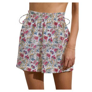 Nouveaux shorts d'été décontractés en coton pour femmes, taille basse, multicolores, imprimés à la main, avec cordon de serrage, pour le week-end - Product Image 4