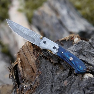 Cuchillo Plegable de Acero Damasco Hecho a Mano por A&M Enterprises, Mango de Madera Azul, Cuchillo de Bolsillo Recto, Funda de Cuero, OEM ODM Disponible - Product Image 2