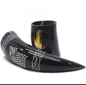 Cuerno de Búfalo para Beber Cerveza, Cuerno Pulido con Correa de Cuero, Material Orgánico Duradero, Estilo Vikingo, Artesanal para Navidad - Product Image 1