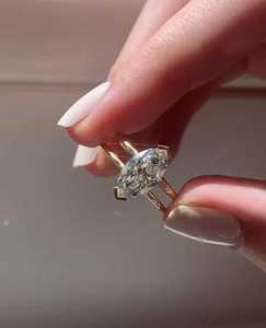 Anillo de promesa con diamante de corte marquesa de 2.01 quilates cultivado en laboratorio East West para mujer, con dije de aniversario de oro macizo de 14 quilates para parejas - Product Image 1