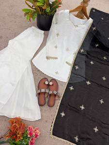 Conjunto de Traje Sharara Palazzo de Seda con Bordado de Lentejuelas, Traje Indio Pakistaní para Bodas y Fiestas para Mujer - Product Image 2