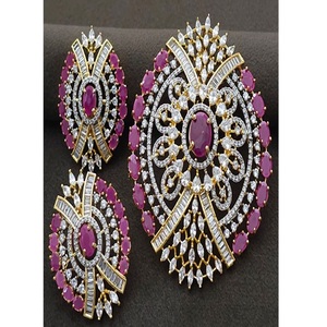 Ensemble collier et boucles d'oreilles en zircon de qualité supérieure, finition or blanc, design exquis, pour les occasions de mariage des femmes - Product Image 1