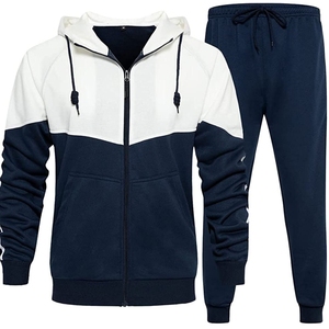 Survêtement de sport de luxe pour homme, ensemble de jogging élégant avec des matériaux de qualité supérieure et un design sportif ajusté - Product Image 5