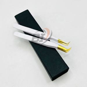 Pinzas de pestañas de oro blanco de marca personalizada, pinzas de extensión de pestañas con volumen de arranque de 90 y 65 grados, acero inoxidable sostenible - Product Image 1