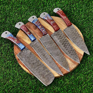 Ensemble de couteaux de cuisine Thewizcrafts faits à la main en acier damas à 67 couches, 5 pièces, avec manches en bois, passe au lave-vaisselle - Product Image 2