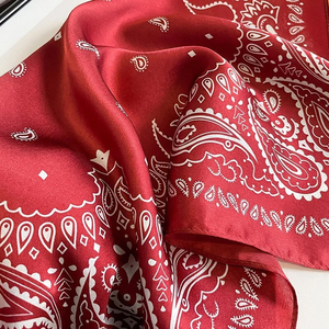 Écharpe en satin de soie pour femme, foulard, bandana, imprimé sur mesure motif cachemire rouge, doux, pour la tête - Product Image 4