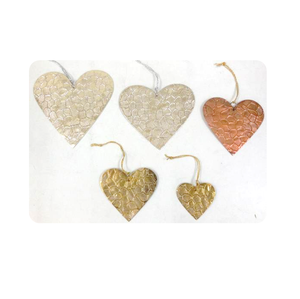 Adornos Navideños Colgantes Hechos a Mano, Metálicos Texturizados, Ecológicos y Duraderos, en Forma de Corazones Plateados, Cobre y Oro, para Fiestas y Bodas - Product Image 1