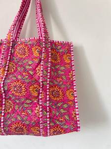 Bolso Tote de Algodón Rosa Acolchado Hecho a Mano, Estilo Bohemio con Paneles Florales, Abierto por Arriba, Casual para Uso Diario, Estilo Vintage - Product Image 6