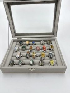 Lot de bagues en laiton avec pierres précieuses assorties, sertissage clos, pierres naturelles mélangées, bijoux de mode, fabricant en gros - Product Image 2