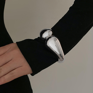 Exaggerated <b>Metal</b> Glossy Hugging Bangle <b>Ring</b> Personality Water Drop Shaped Spring Cuff Chunky Bracelet <b>for</b> Women <b>Metal</b> <b>Crafts</b> - Product Image 3