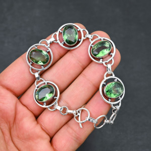 Améthyste verte de laboratoire de luxe certifiée IGI, unisexe, en argent sterling, taille ovale 10x14 mm, 5 pierres, ajustable 7-8 pouces, élégante - Product Image 1