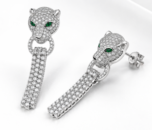 Pendientes Colgantes de Pantera con Ojos Verde Esmeralda, Elaborados en Plata de Ley 925 con Brillantes Diamantes Redondos CVD de Laboratorio - Product Image 4