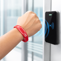Bracelet en silicone RFID personnalisable 13,56 MHz 1K S50 F08 213 216 EM4305 Tk4100 T5577 avec puce étanche et réglable NFC