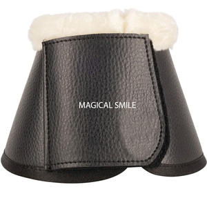 Botas de neopreno para caballos Comfort Softopren diseñadas para brindar protección y comodidad superiores para su caballo durante las paseos. - Product Image 3