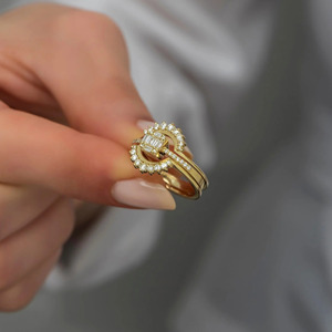 Anillo Abierto de Oro Amarillo con Diamante Cultivado en Laboratorio en Forma de Luna Creciente - Product Image 4
