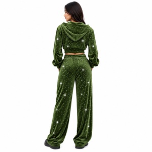 Conjunto Deportivo de Terciopelo Verde Oliva de Moda con Diseño de Estrella de Cristal, Conjunto Deportivo Corto con Pedrería y Pantalones, Fabricante de Moda - Product Image 5