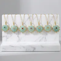 Collier pendentif artisanal ethnique plaqué or 18 carats en laiton avec pierres précieuses naturelles Amazonite, Quartz Rouge et Zircon Cubique – Design unique et tendance