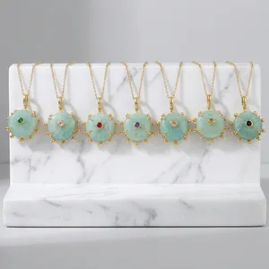 Collar con Colgante de Latón Chapado en Oro de 18K, Hecho a Mano, Estilo Étnico para Bodas, con Piedras Preciosas Naturales, Amazonita, Cuarzo Rojo, Circonita Cúbica, Diseño Único y Moderno - Product Image 1