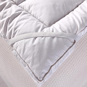 Cubrecolchón Acolchado Blanco de Poliéster, Lavable, para Uso Doméstico, Diseño Sólido, para Todas las Estaciones - Product Image 4
