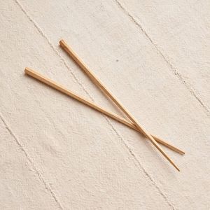 Palillos de Bambú Redondos, Lisos, Minimalistas y Reutilizables para Comidas Asiáticas de la Colección Handmade - Product Image 5