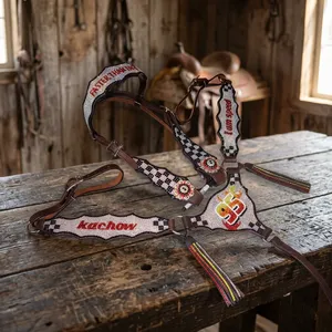 Collarín de pecho para caballo de cuero con diamantes de imitación personalizados 2026, diseño de lujo con rayo y texto Kachow, equipo de equitación western - Product Image 1