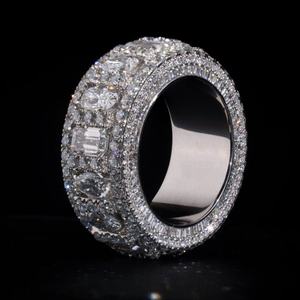 Anillo de Eternidad Chapado en Oro de 18K con Diamantes Pavé y Piedra Natural Redonda, Certificado Glam, Joyería Clásica de Boda Unisex - Product Image 2