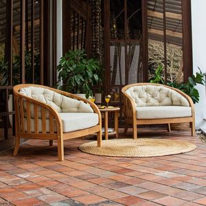 Chaise longue d'extérieur décontractée en teck - Product Image 1