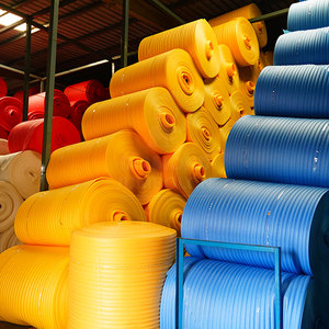 Rollo de Aislamiento Industrial sin Lámina para Uso Industrial, Aislamiento Térmico Protector para Edificios, Venta al Por Mayor - Product Image 3