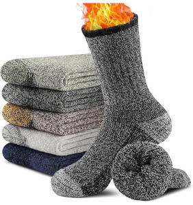 Chaussettes habillées d'hiver pour hommes de qualité supérieure, ultra chaudes, écologiques, douces, respirantes, à séchage rapide, anti-odeur, durables, à motif de dessin animé - Product Image 1