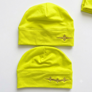 Chapeau beanie unisexe adulte en acrylique de qualité supérieure, imprimé jaune lumineux/pailleté, couleur unie personnalisée, jacquard vintage, décontracté, pour l'extérieur - Product Image 1