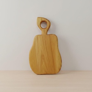 Planche à découper et bloc de découpe en bois de teck à grain traversant, écologique, faite à la main, avec trou de suspension, Khadim Handicrafts, épaisseur 1,5 cm - Product Image 1