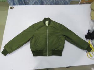 Chaqueta Bomber Ligera Verde Oliva Personalizada al por Mayor para Hombre - Chaqueta Cortavientos Casual de Corte Ajustado - Product Image 2