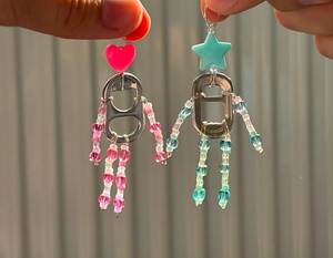 Llavero Elegante con Bordado y Cuentas, con Hermosa Obra de Arte Hecha a Mano, para Bolsos, Carteras, Llaves y Accesorios de Regalo - Product Image 3